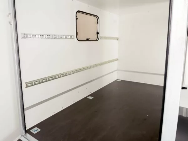 Blyss Kofferanhänger 146x304cm Höhe:180 1,3t|Rampe|Tür|2 Fenster – Bild 8