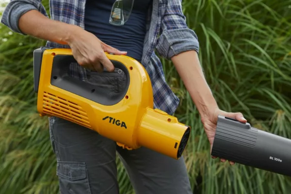 Stiga Akku Laubbläser BL 100 e Kit 20 V - mit Akku und Ladegerät - Modell 2025 – Bild 13